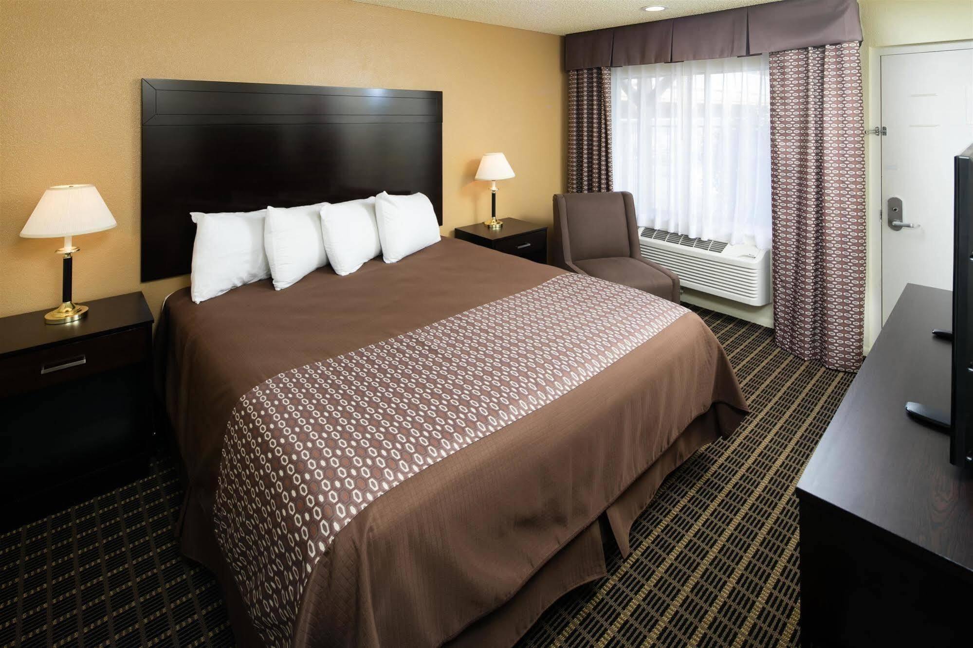 Red Lion Inn & Suites Реддинг Экстерьер фото
