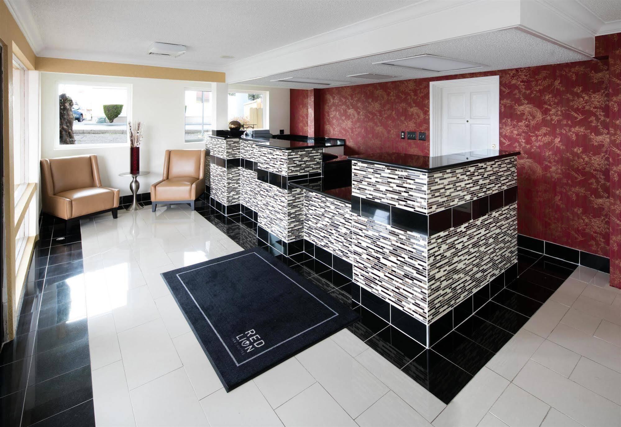 Red Lion Inn & Suites Реддинг Экстерьер фото