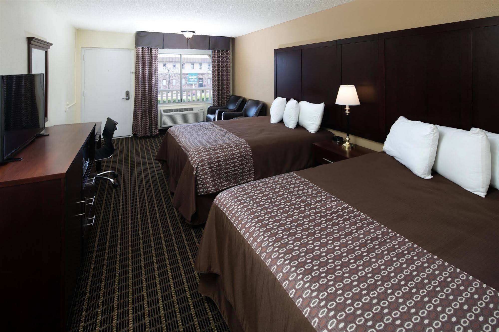 Red Lion Inn & Suites Реддинг Экстерьер фото
